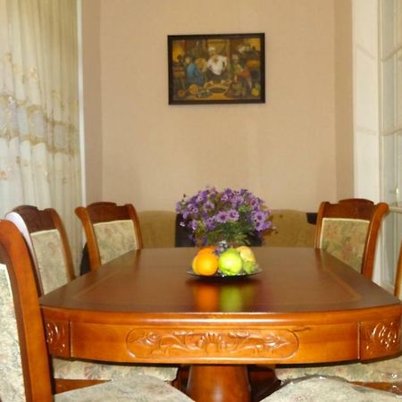 Apartment Vake-Saburtalo Тбилиси Экстерьер фото